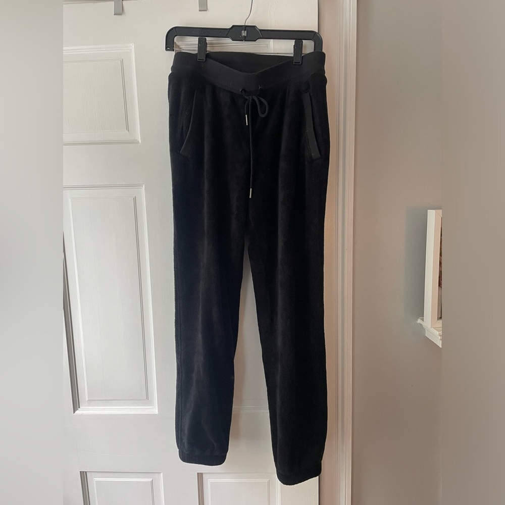Athleta fuzzy joggers black size small